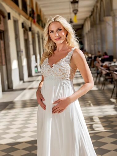 BS503 Fashion Queen Schwangerschaftskleid Brautkleid bei VeRina Brautmoden in Hille Rothenuffeln ivory Schleppe durchsichtiges Oberteil pailletten