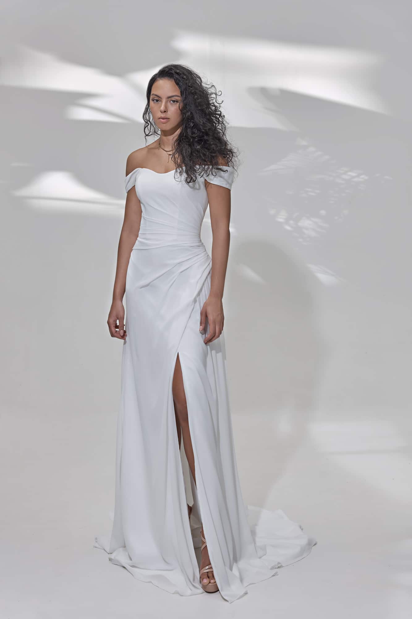 LB266 Lohrengel Brautkleid bei VeRina Brautmoden in Hille Rothenuffeln Carmenträger Chiffon1