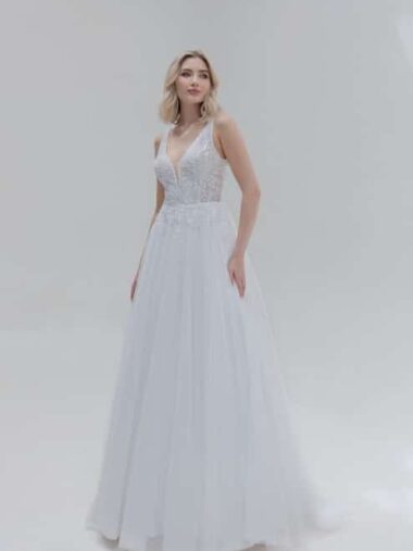 b2558 Amera Vera Fashion Queen bei VeRina Brautmoden in Hille Rothenuffeln Tüllkleid Softtüll A Linie Perlen V Ausschnitt Schleppe (1)