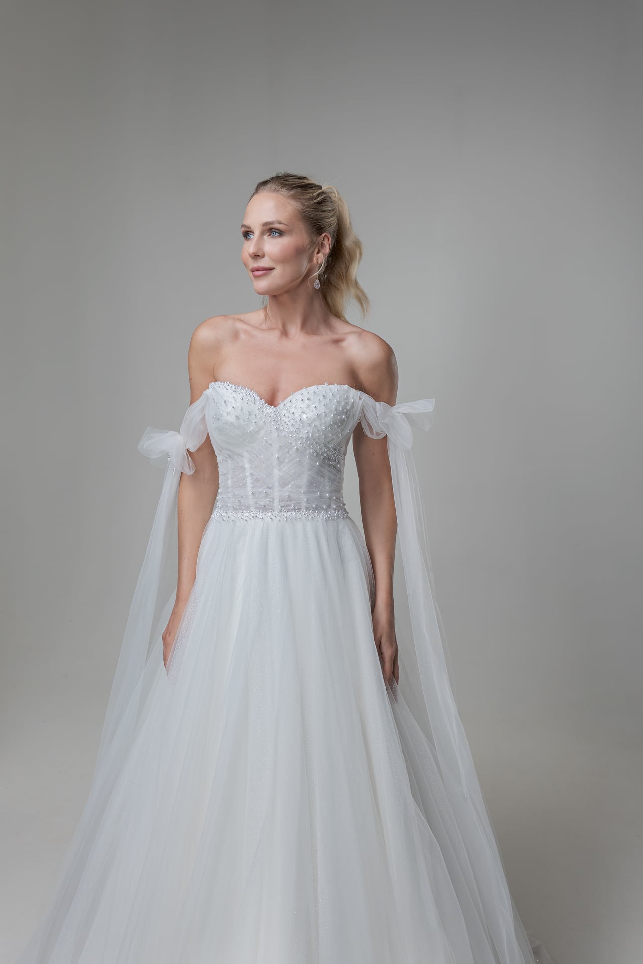 MGB195 Brautkleid Fashion Queen bei VeRina Brautmoden in Hille Rothenuffeln Tüllkleid Glitzertüll Corsage Perlen Raffungen Schnürung Tüllträger (2)