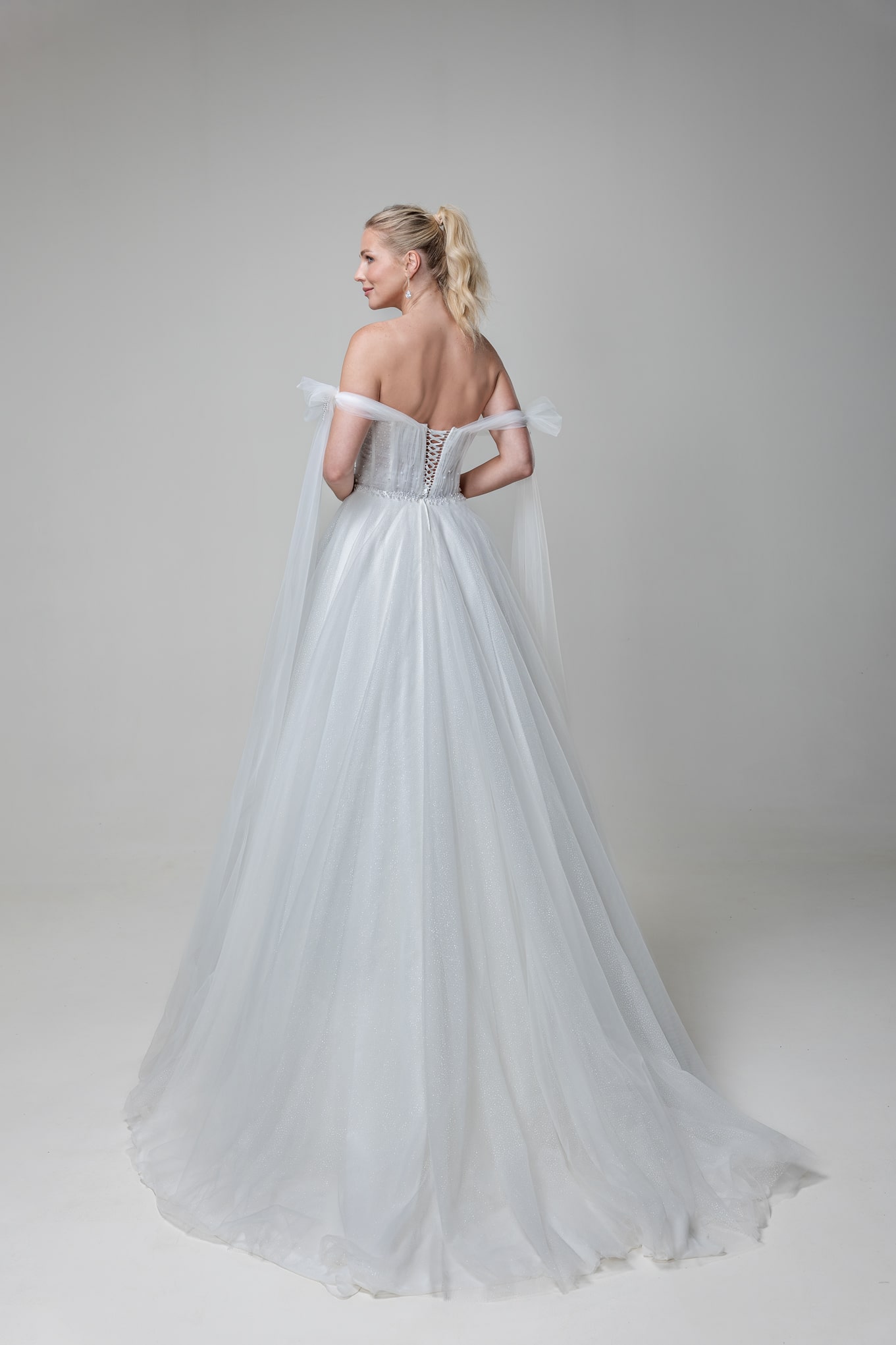 MGB195 Brautkleid Fashion Queen bei VeRina Brautmoden in Hille Rothenuffeln Tüllkleid Glitzertüll Corsage Perlen Raffungen Schnürung Tüllträger (3)