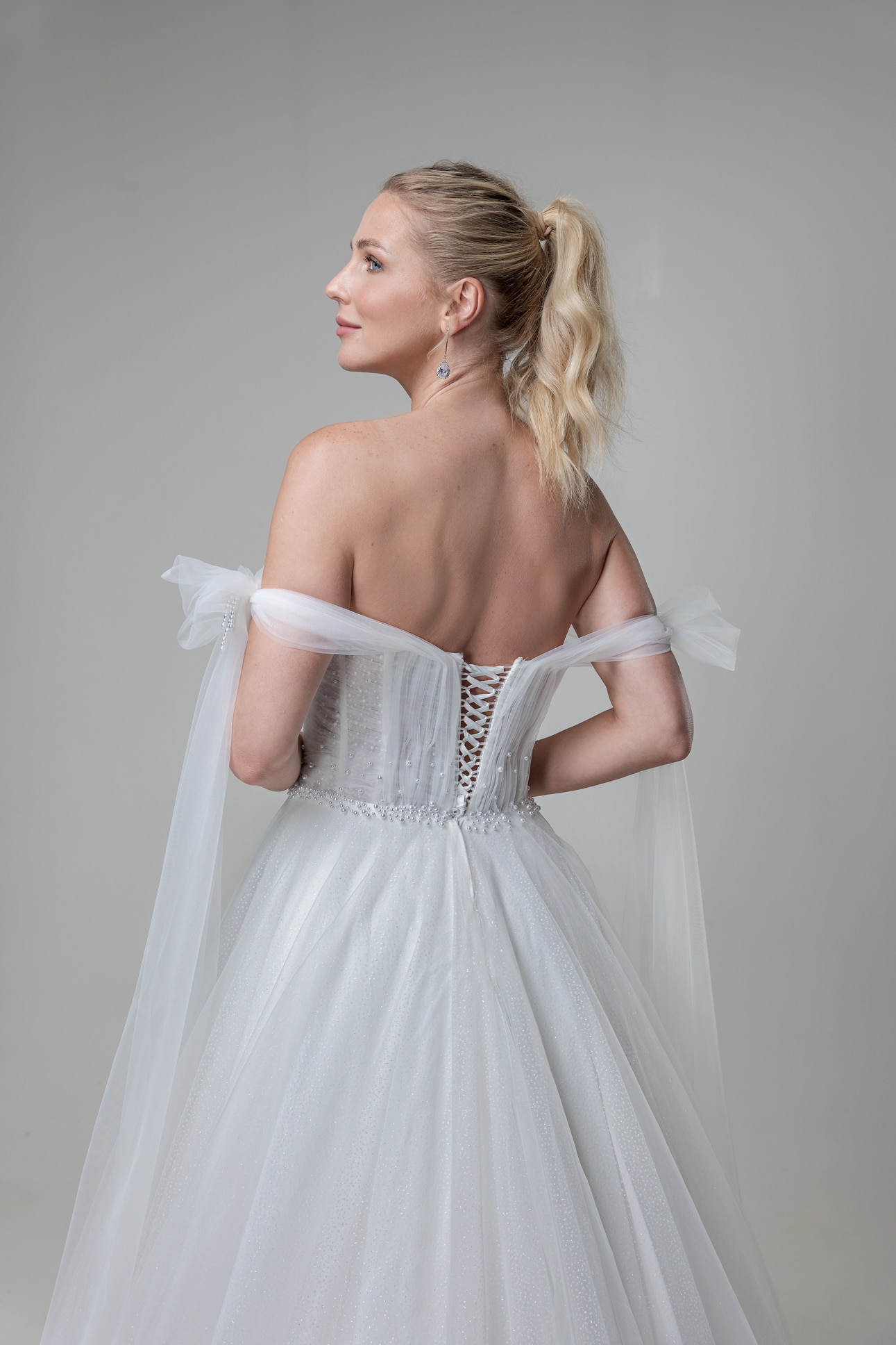 MGB195 Brautkleid Fashion Queen bei VeRina Brautmoden in Hille Rothenuffeln Tüllkleid Glitzertüll Corsage Perlen Raffungen Schnürung Tüllträger
