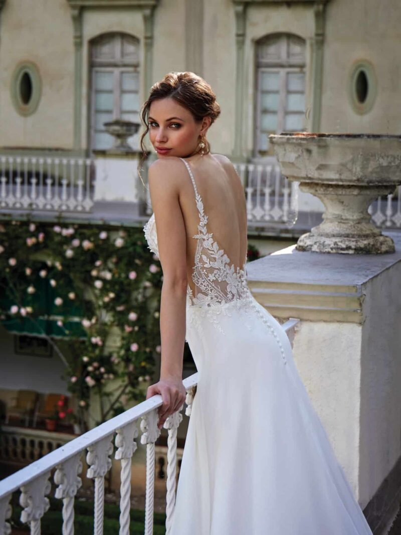 40084 Amelie Brautkleid Amelie bei VeRina Brautmoden in Hille Rothenuffeln Chiffonrock Tüllrock Spitze Spaghettiträger transparente Corsage V Ausschnitt 3