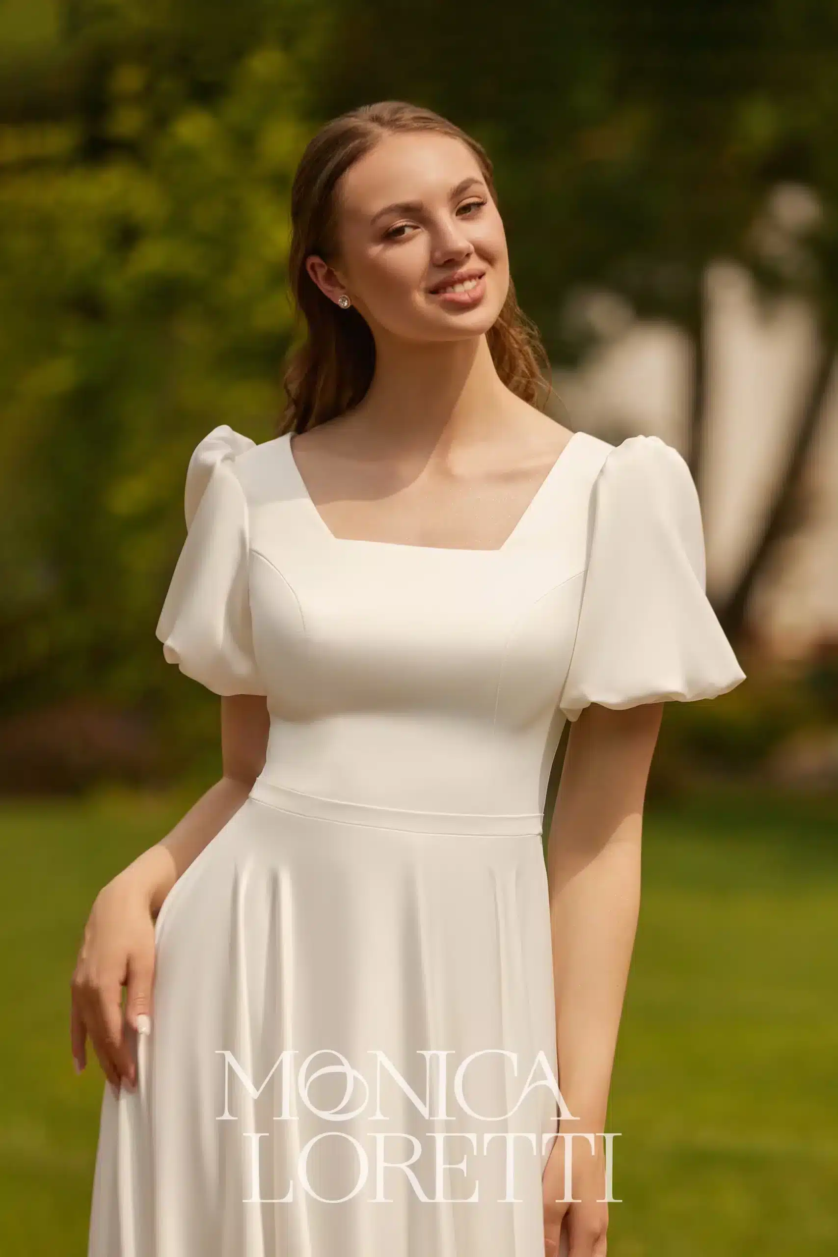 8343 Brautkleid Monica Loretti bei VeRina Brautmoden in Hille Rothenuffeln clean squareneck Ärmel Chiffon (1)