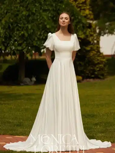 8343 Brautkleid Monica Loretti bei VeRina Brautmoden in Hille Rothenuffeln clean squareneck Ärmel Chiffon