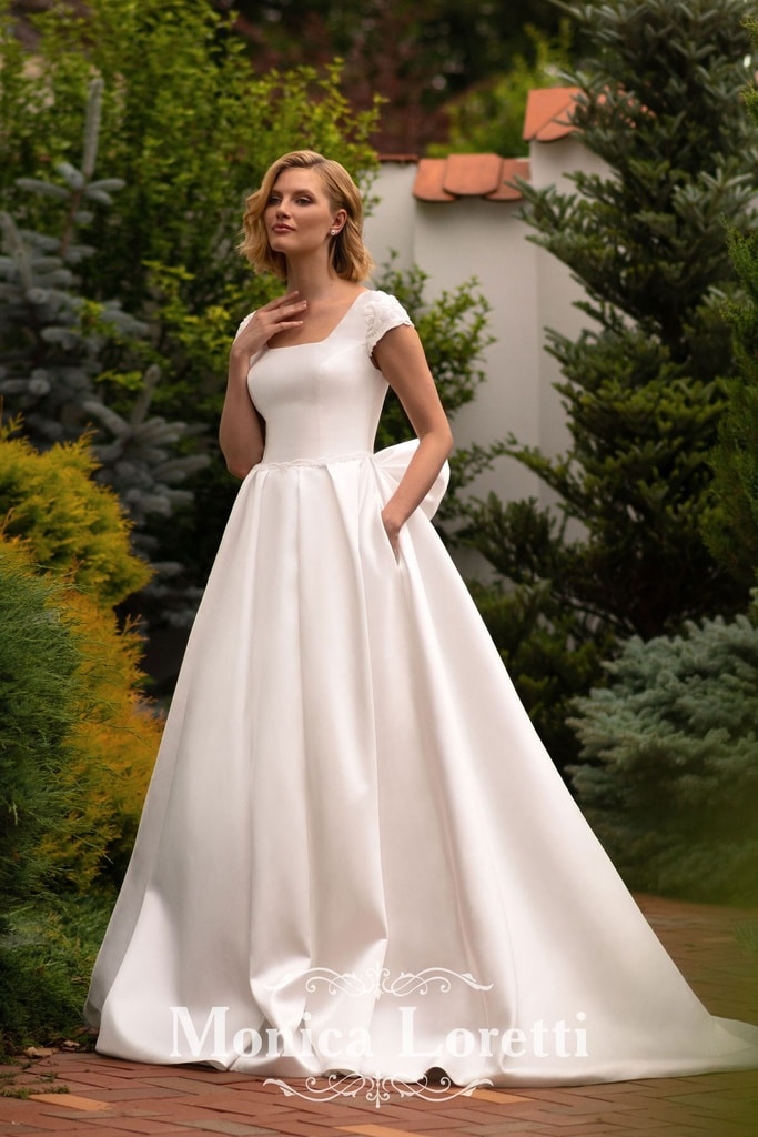 8308 Brautkleid Monika Loretti bei VeRina Brautmoden in Hille Rothenuffeln