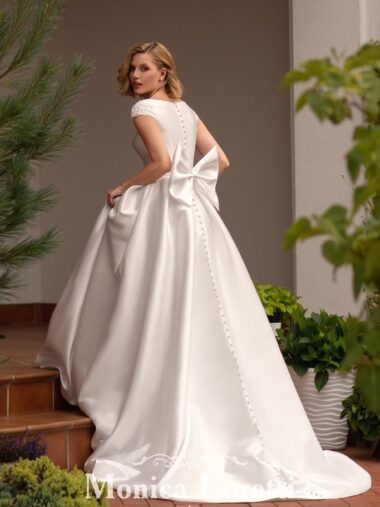 8308 Brautkleid clean Monica Lorett Mikado Schleife Christliches Brautkleid Quadratischer Ausschnitt Schleppe Schleife be VeRina Brautmoden in Hille Rothenuffeln